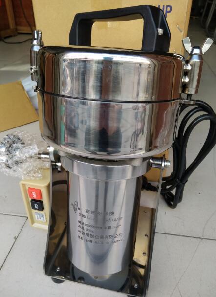 賽優(yōu)牧業(yè)實驗室飼料化驗采用中國臺灣欣鎮(zhèn)6202粉碎機！
